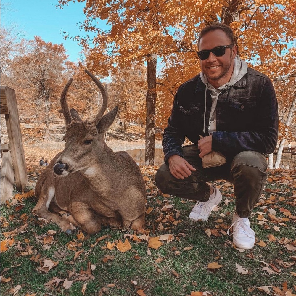 Meet your Posher, Devin